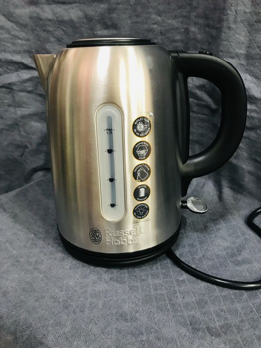 Електрическа кана Russell Hobbs