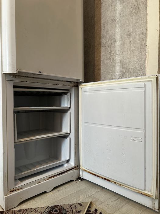 Холодильник Высокий Indesit (185 см)