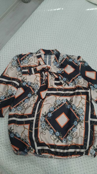 Дамска блуза ZARA L, Черна с пискюл L, ,Зелена Зара S и блуза Мохито М