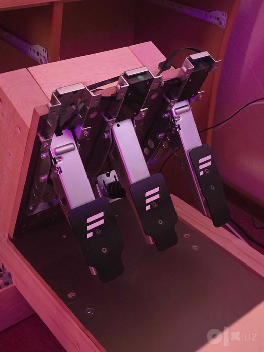 Игровой руль Fanatec cls dd 8nm, csl loadcell pedals, csl wheel, cockp
