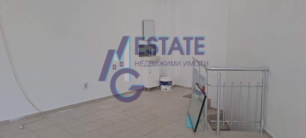 Дава се под наем Магазин в Бургас, Меден рудник - зона Б - 49 кв.м за 229.5 € - Снимка #1