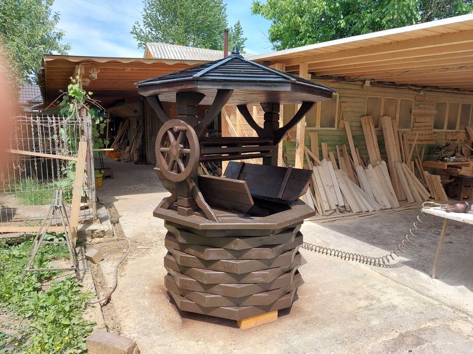 Fantana rustica din lemn masiv