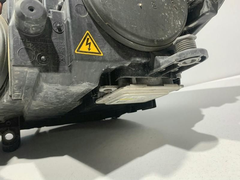 Far dreapta xenon adaptiv Volkswagen Passat CC facelift 3C8941040H