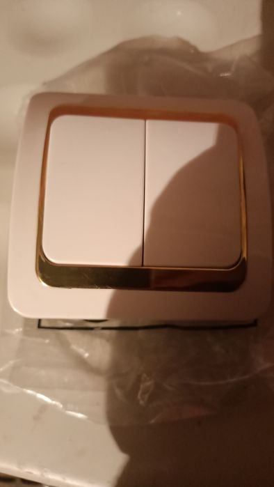 Întrerupător dublu,și prize