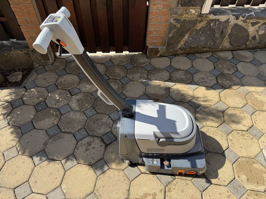 Nilfisk SC 250 aparat curatat pardoseli