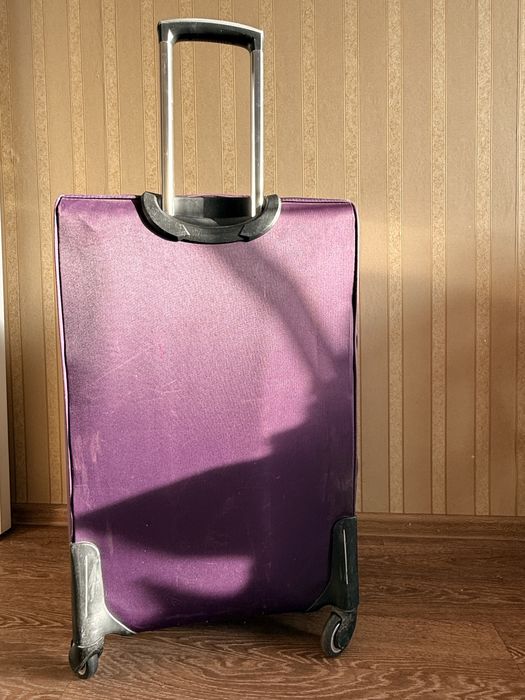 Чемодан тканевый на 4 колесиках