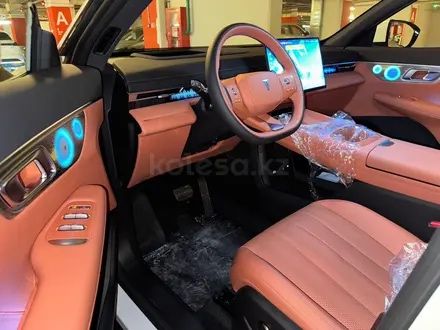 В нпоичие Deepal S07 285 Max ADSSE 2025 ресталинг черный/оранжевый