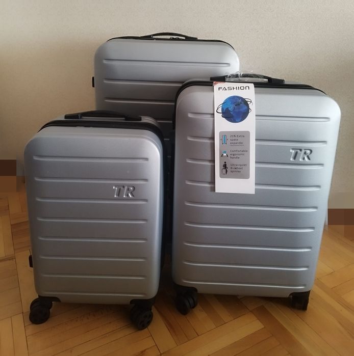 Продам 3 чемодана
