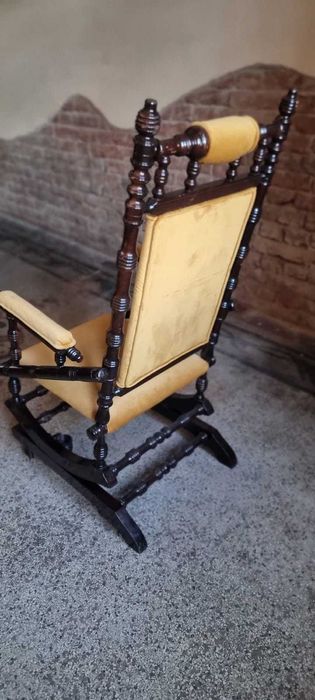 Vand balansoar vechi reconditionat si tapitat