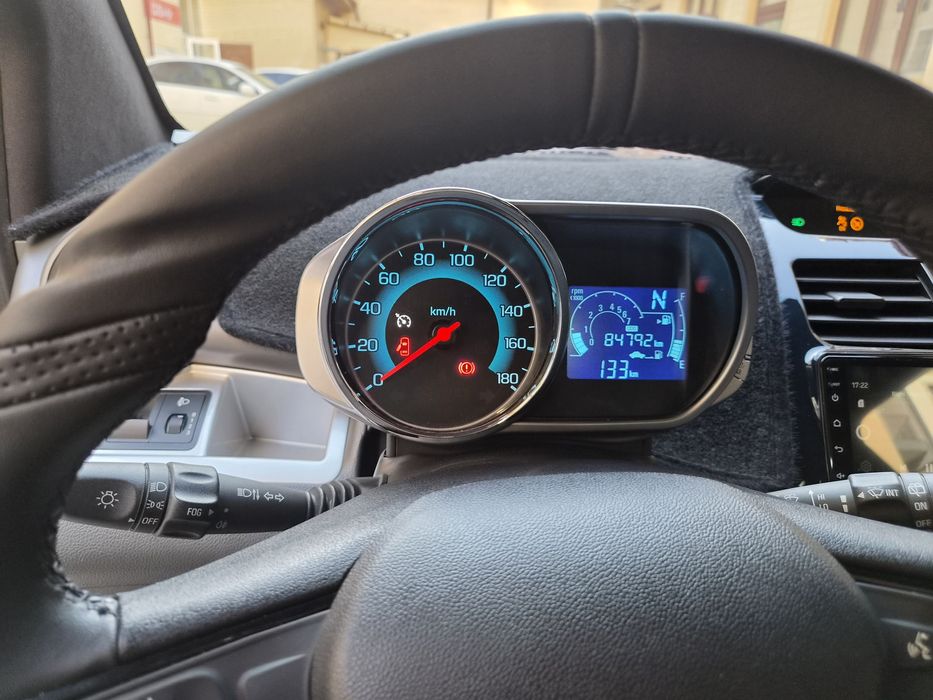 Qora spark 2022 kraska toza 85 km yurgani