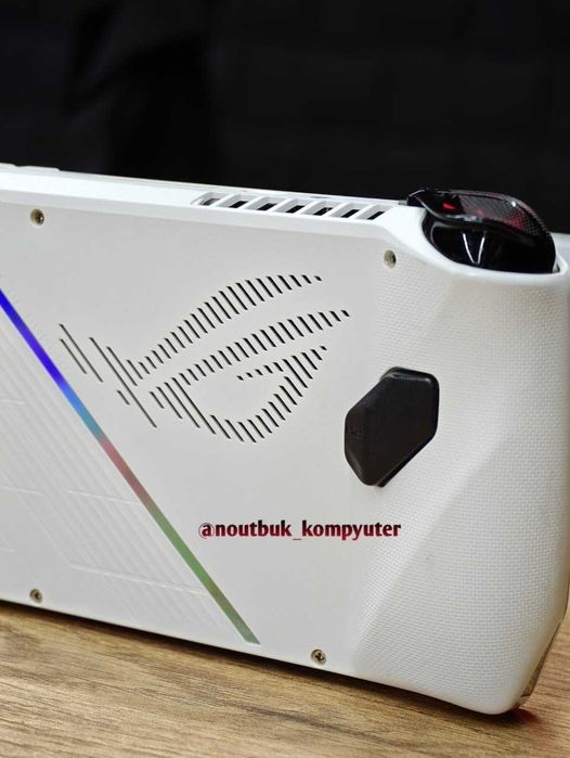 Мощный игровой Asus Rog ALLY z1Extreme