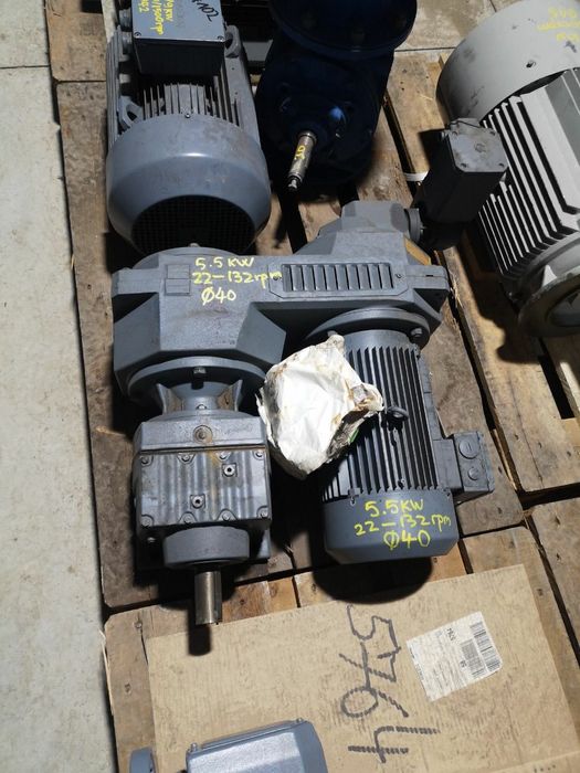 Motor electric trifazat cu reductor si variator, 5.5kW, 22-132rpm