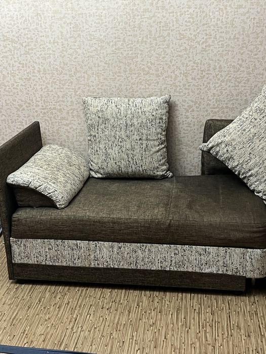 Диван бесплатно отдам