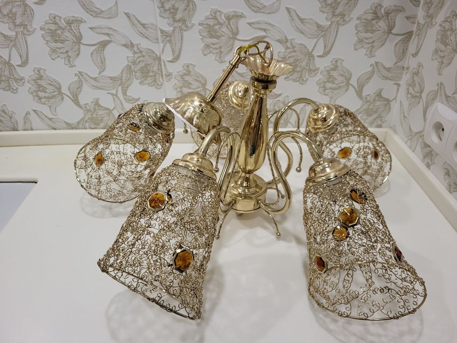 Люстра в Отличном состоянии.