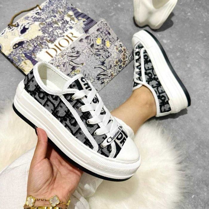 Кецове дамски нови D*io*r