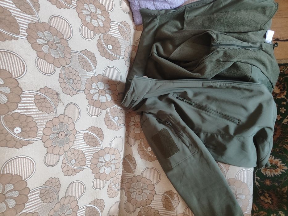 Продам куртку-ветровку