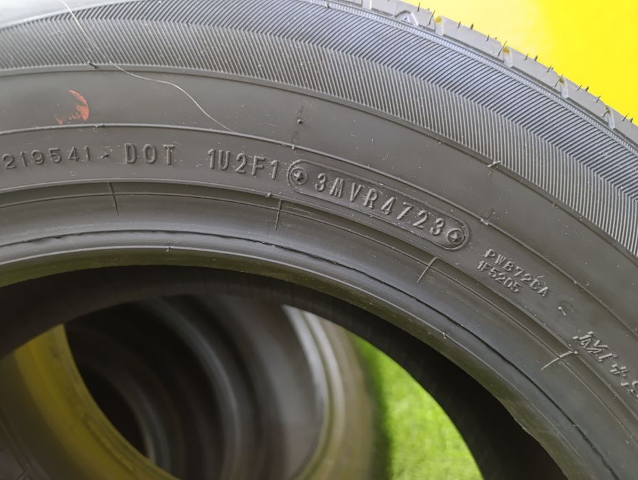 Шины 215/60 R16 Dunlop комплект.