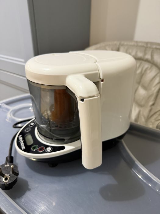 Baby Brezza One stept food maker deluxe