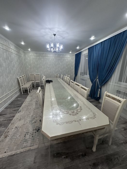 гостинный мебель. стол  со стулями…………………………………………………………………………………………..