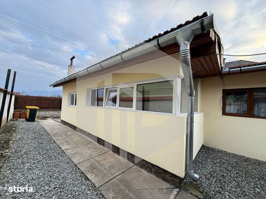 Casa individuala } Orlat | 250 mp Teren | Terasa inchisa