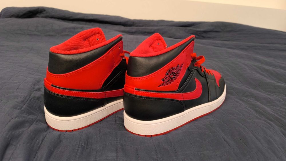 Маратонки Nike Jordan 1 Mid и Nike Jordan Retro High OG