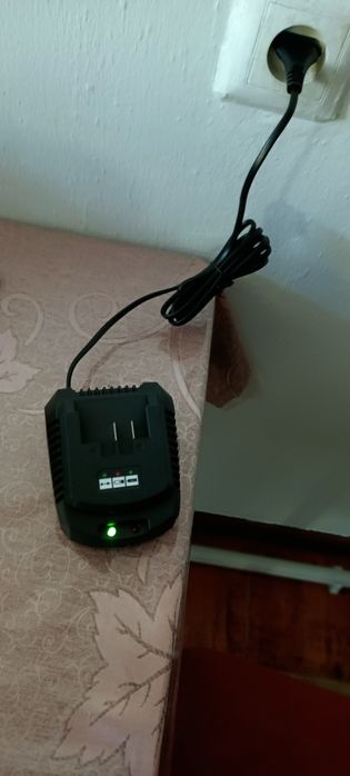 Продаётся зарядное устройство Alteco 21V