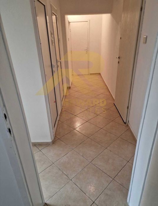 Продава се Тристаен апартамент в София, Център - 64 кв.м за 2157 €/кв.м - Снимка #2