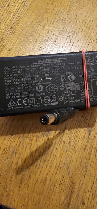 Incarcator Boxa  BOSE  20V 1,8A original funcțional