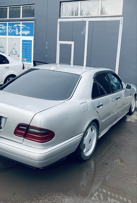 Срочно продам. Мерс 210,Лупарик. Авангард.