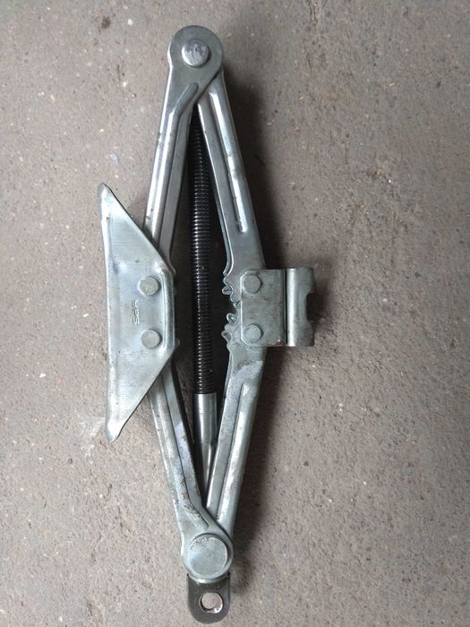 Крик с манивела за Toyota Corolla Wagon 2001-2007 г.