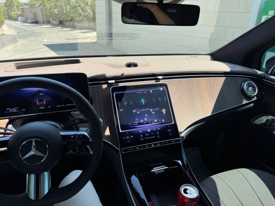 Mersedes benz SUV Eqe500