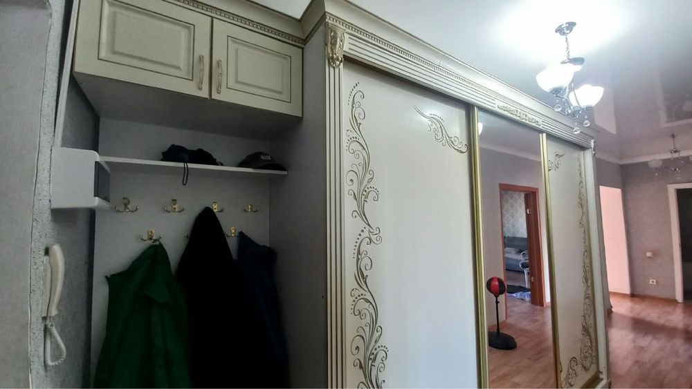 Продам шкаф купе в хорошем состоянии