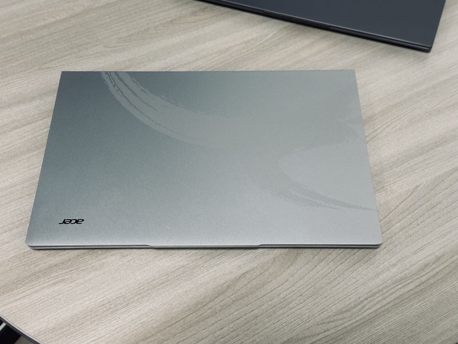 Acer (Intel Core i5-1334U)