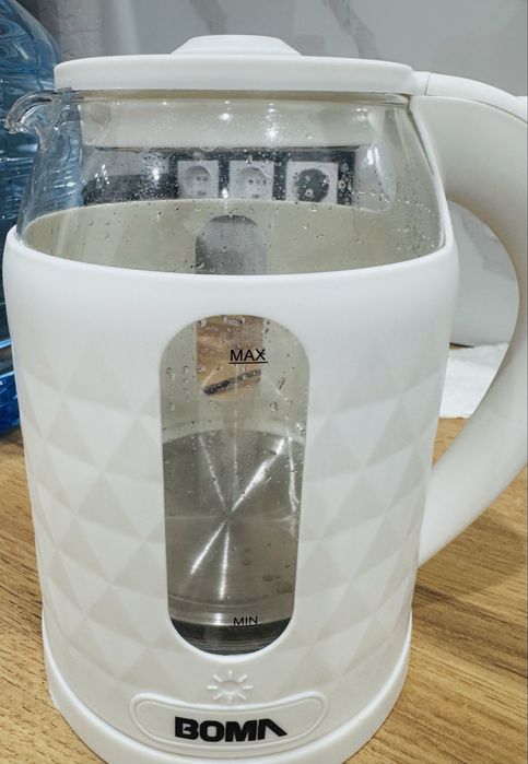 Продам  электрочайник