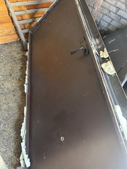 Продам металлический двери