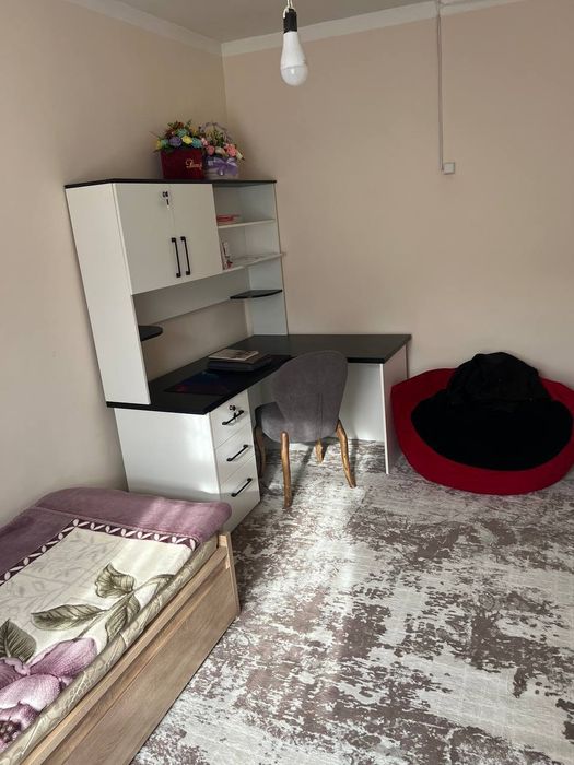 Zangiotada Bog'zorda maxalasida uy sotiladi 4 sotik 4xona