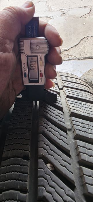 Гуми 2бр 255/45/20 - 1бр  - 155 евро