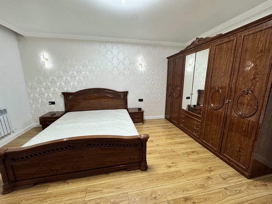 Продаётся спальный гарнитур