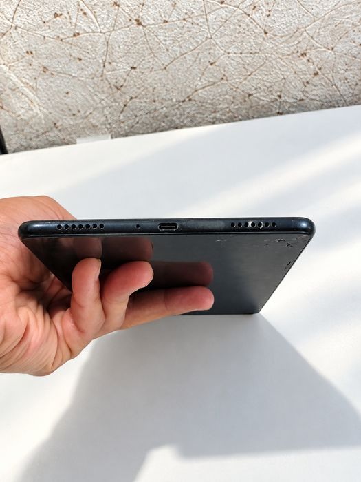 Продам  планшет Samsung Galaxy Tab A 8.0 32GB.