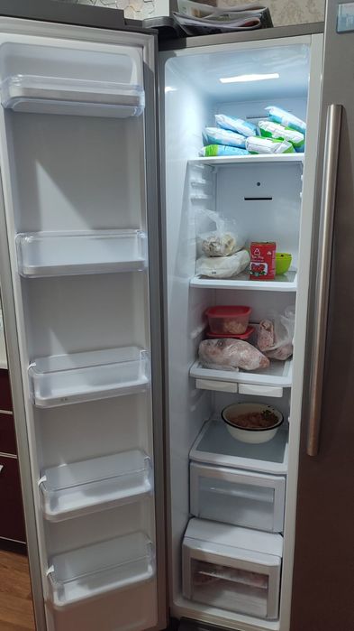 Холодильник Samsung