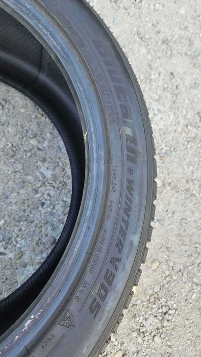 275/40 R20 • Iarna • Yokohama BluEarth Winter V905 106V XL | 2 buc | DOT 2022 | Pret/buc