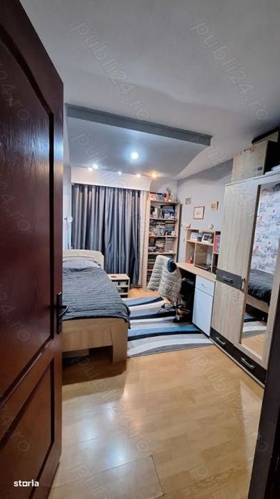 Apartament 3 camere, 50 mp, semidecomandat – Drumul Botizului, etaj