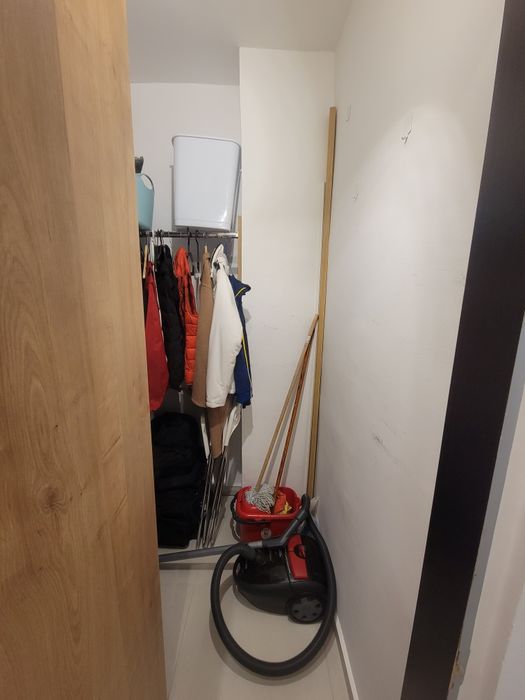 Proprietar, vand apartament cu 3 camere open space foarte luminos si linistit, renovat complet, Dna Ghica cu Sos.Colentina, vizavi de Parcul Plumbuita