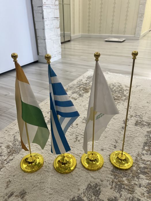 Флагштоки настольные