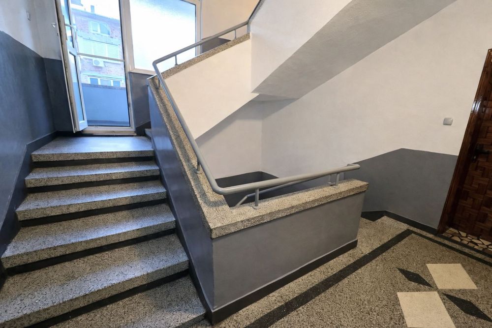 Луксозен тристаен апартамент под наем – 120 кв.м