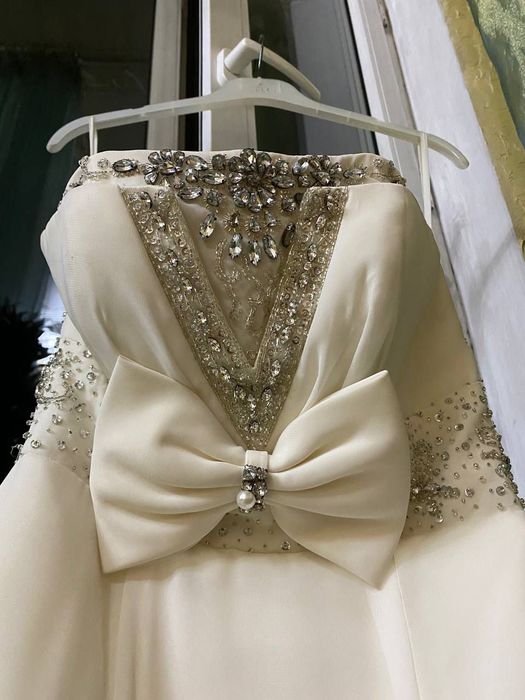 Платье в отличном состояний продам