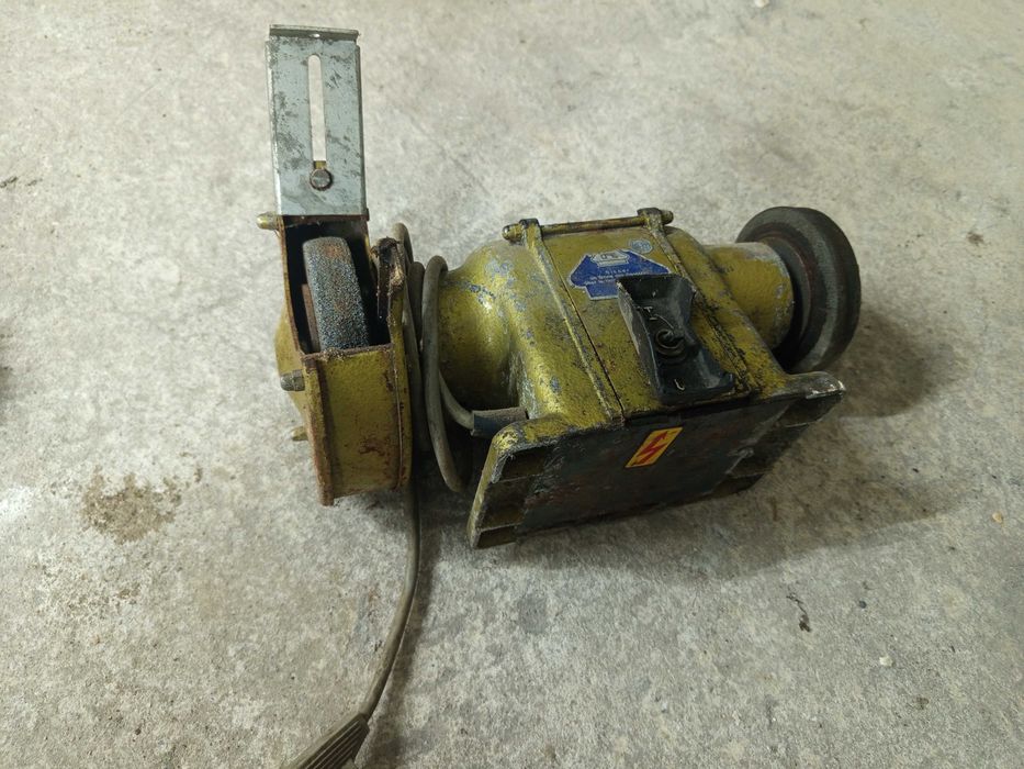 Шмиргел немски- 220 волта