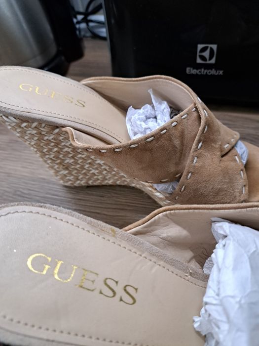 Papuci Guess platforma din piele mas 38