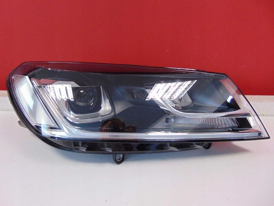 Vw Touareg 7P lift far stanga bi-xenon far dreapta xenon led adaptiv