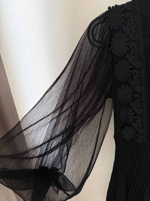 Елегантна черна рокля BSB